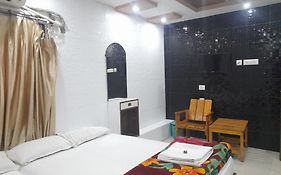 Lodge Babul